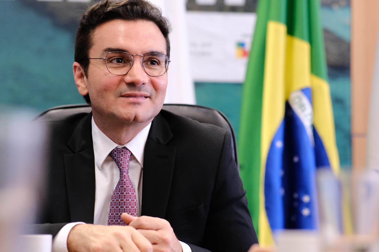 Celso Sabino é ministro do Turismo
