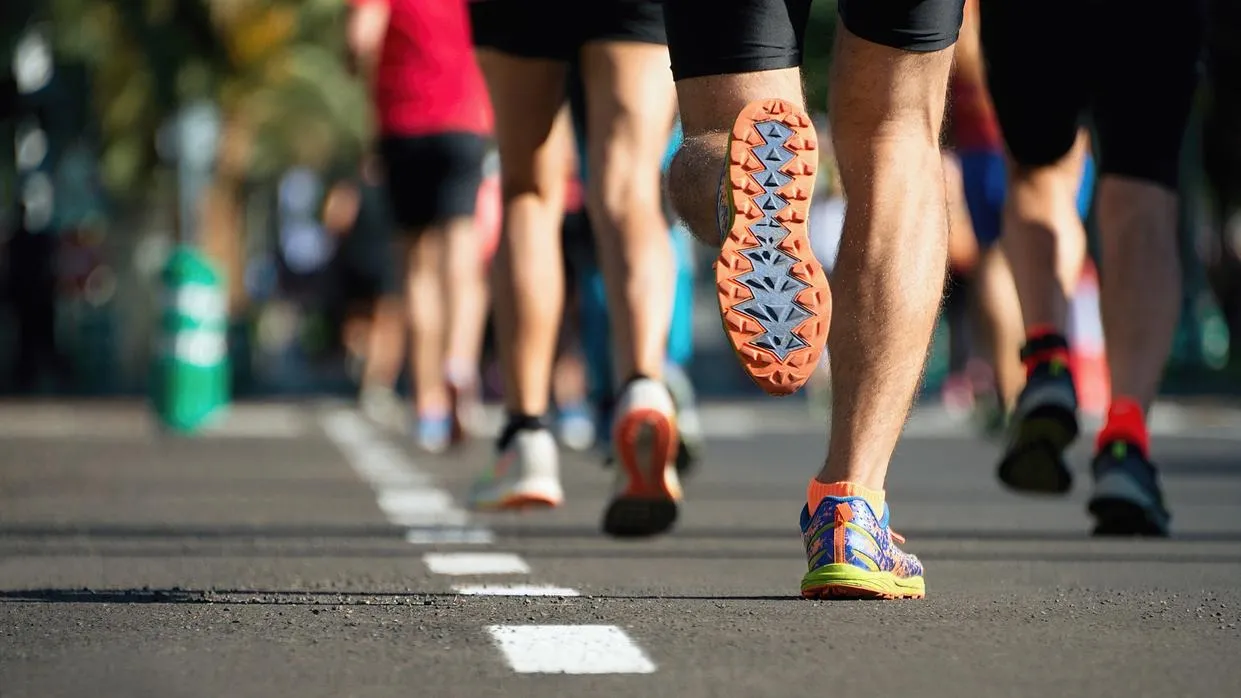 O recomendado é combinar o esporte que você gosta com a prática de musculação ao menos duas vezes por semana