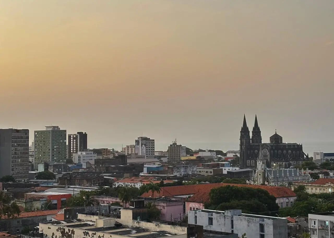 Céu cinza no Ceará é resultado de queimadas na Amazônia e Pantanal