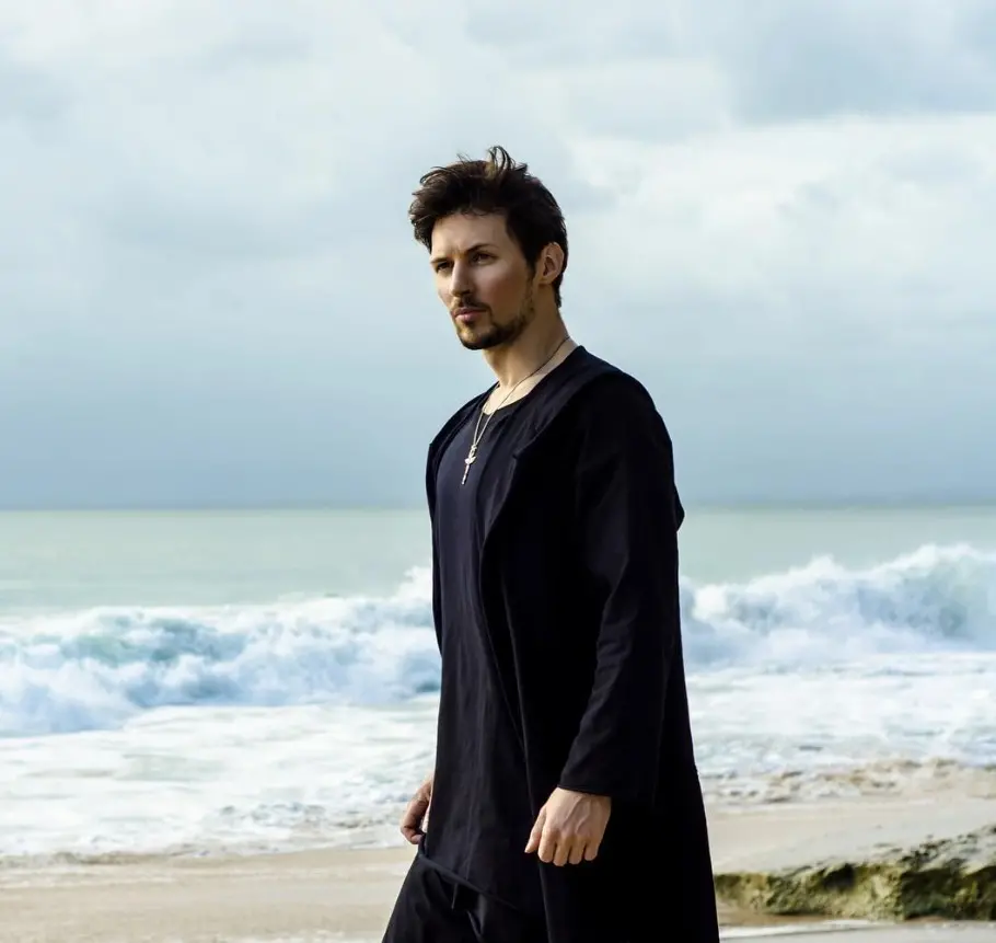 Pavel Durov, idealizador do Telegram, é russo e foi preso na França investigado de ser cúmplice de crimes