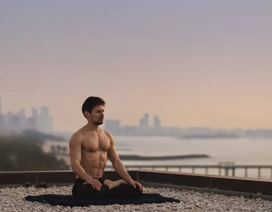 Pavel Durov Telegram meditando russo