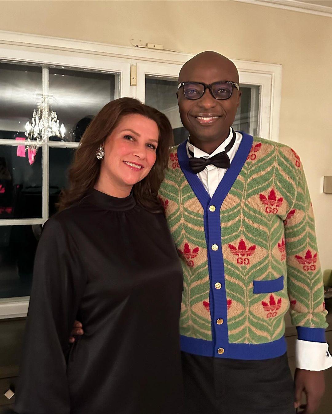 Märtha e Durek abraçados