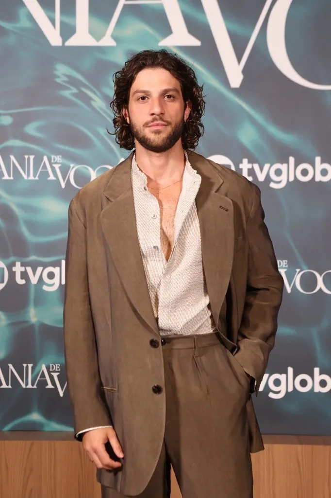 Chay Suede fará Mavi