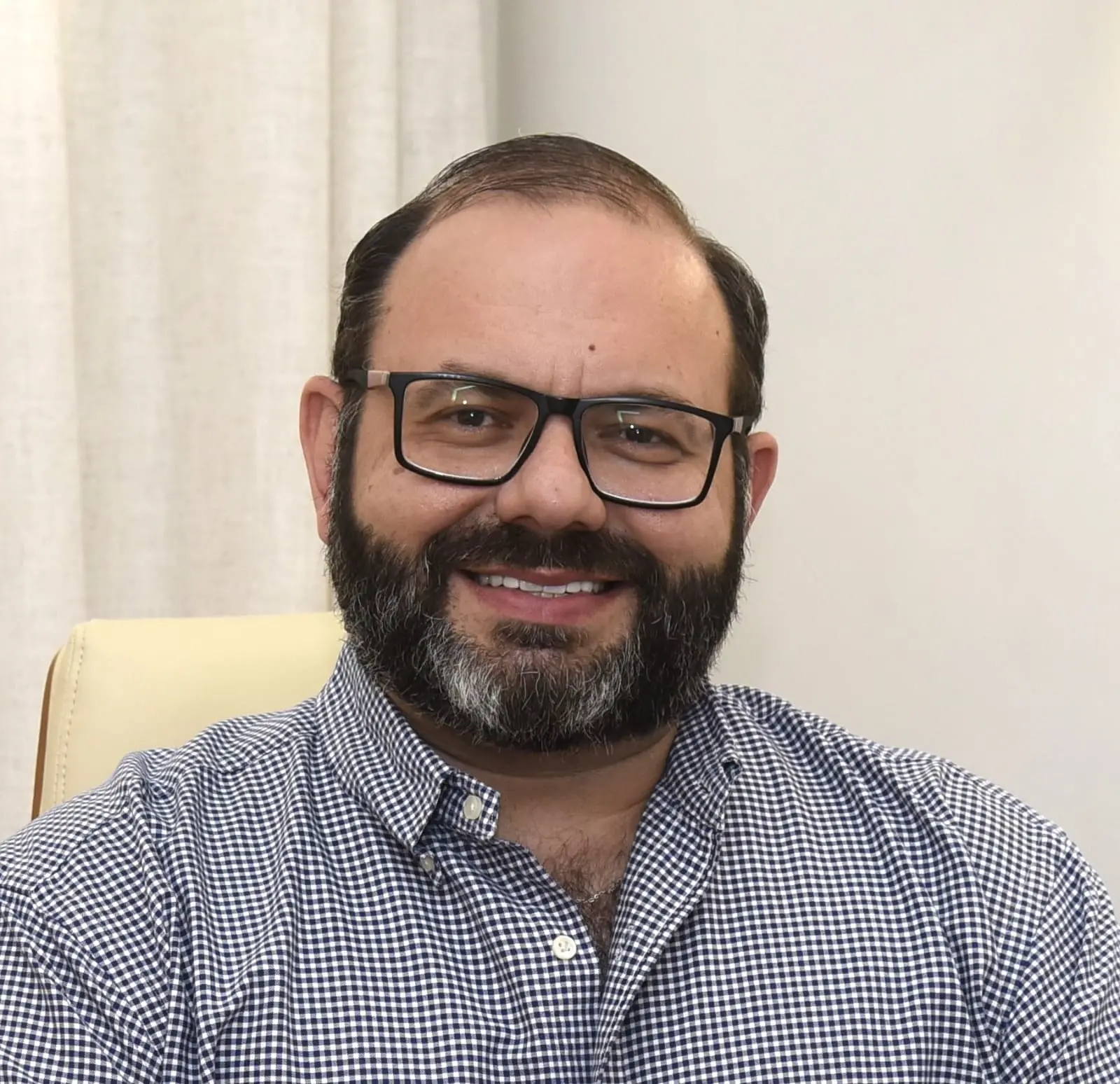 Víctor Costa é psicólogo