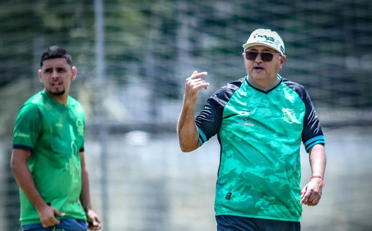 Raimundinho iniciou os trabalhos no Floresta nesta segunda-feira (9)