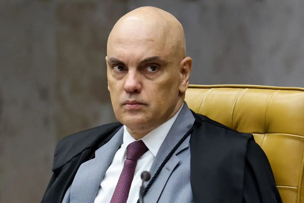 Alexandre de Moraes em sessão do STF. Oposição entrega ao Senado novo pedido de impeachment contra Moraes; veja o que diz solicitação