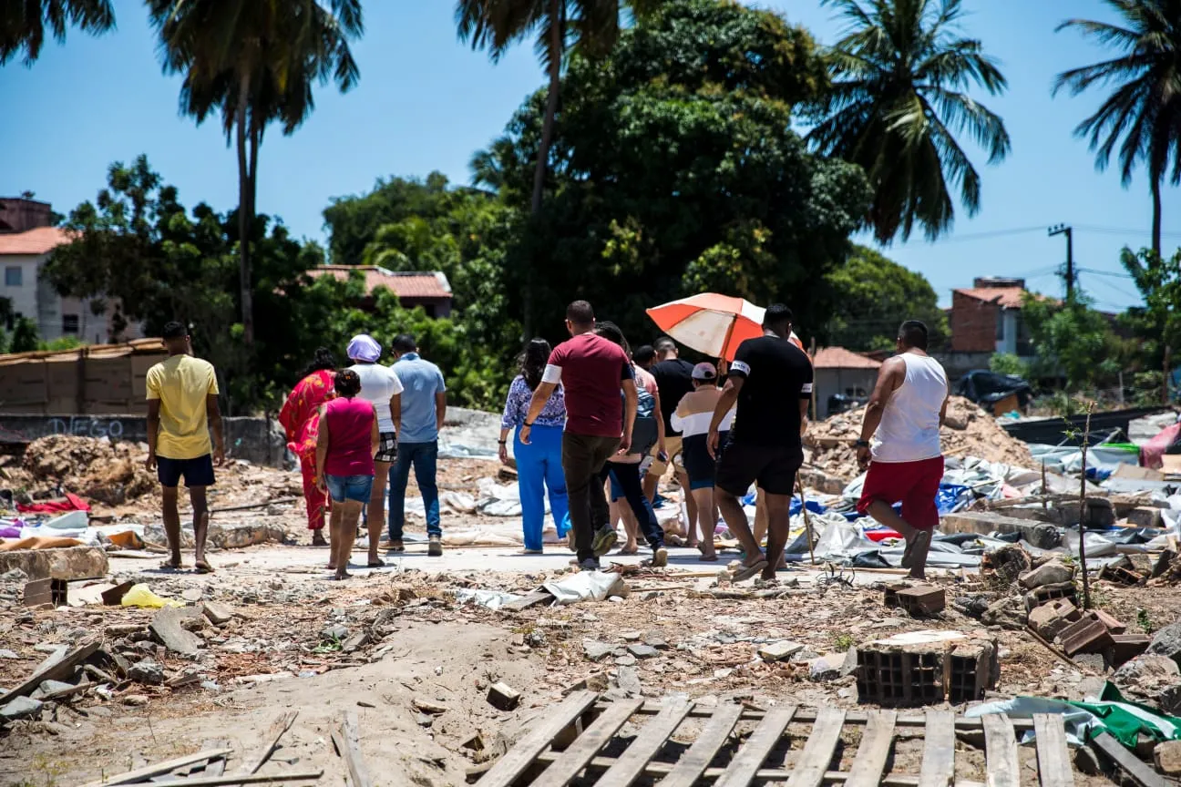 Maior parte dos barracos improvisados foi destruída