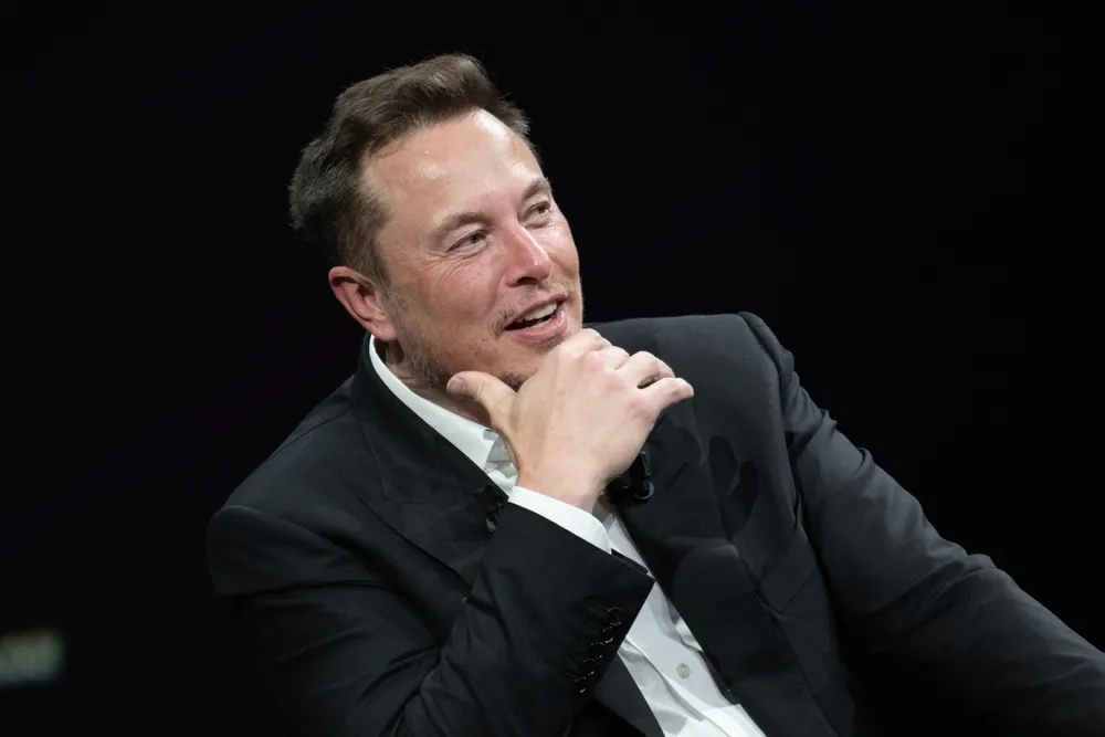 O magnata Elon Musk é o dono da Starlink e do X