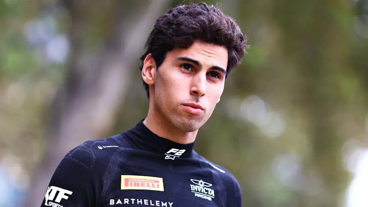 O brasileiro Gabriel Bortoleto integra a academia de pilotos da McLaren