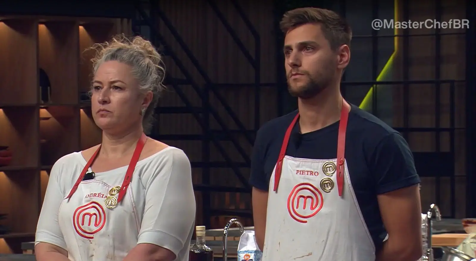 Imagem de Andréia e Pietro durante eliminação do Masterchef. Quem foi eliminado do Masterchef nesta terça (17)? Veja como foi reality