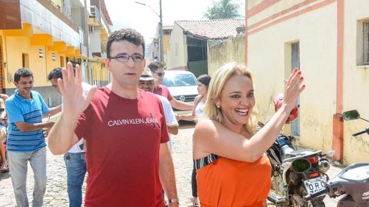 Edezio Sitonio (PSB) e a vice Erika Frota