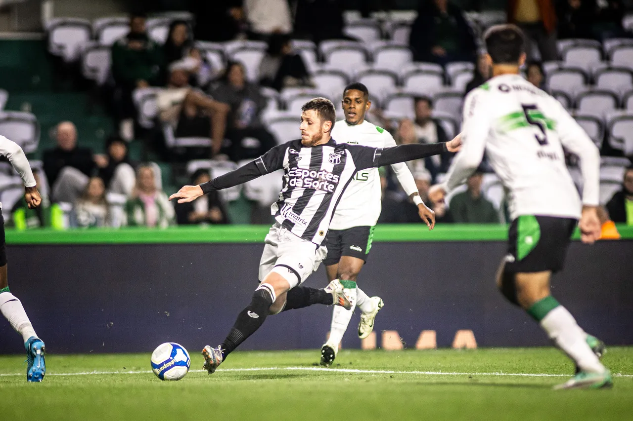 O Ceará até criou chances no início de jogo, mas caiu demais de rendimento no 2º tempo, sendo derrotado
