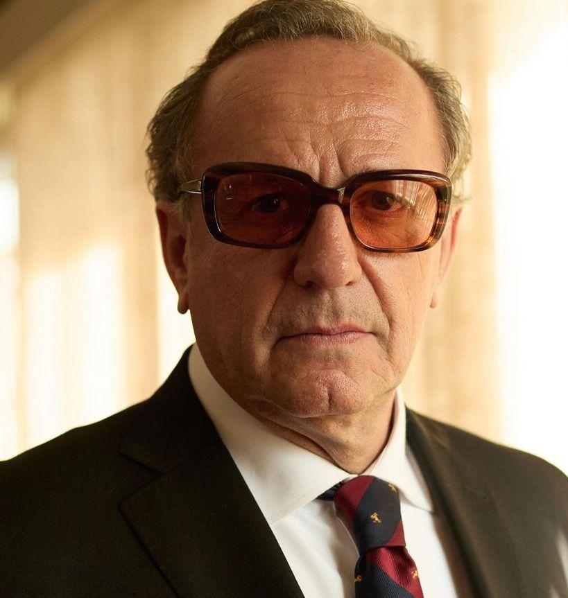 Arnaud Viard caracterizado como Jean-Marie Balestre