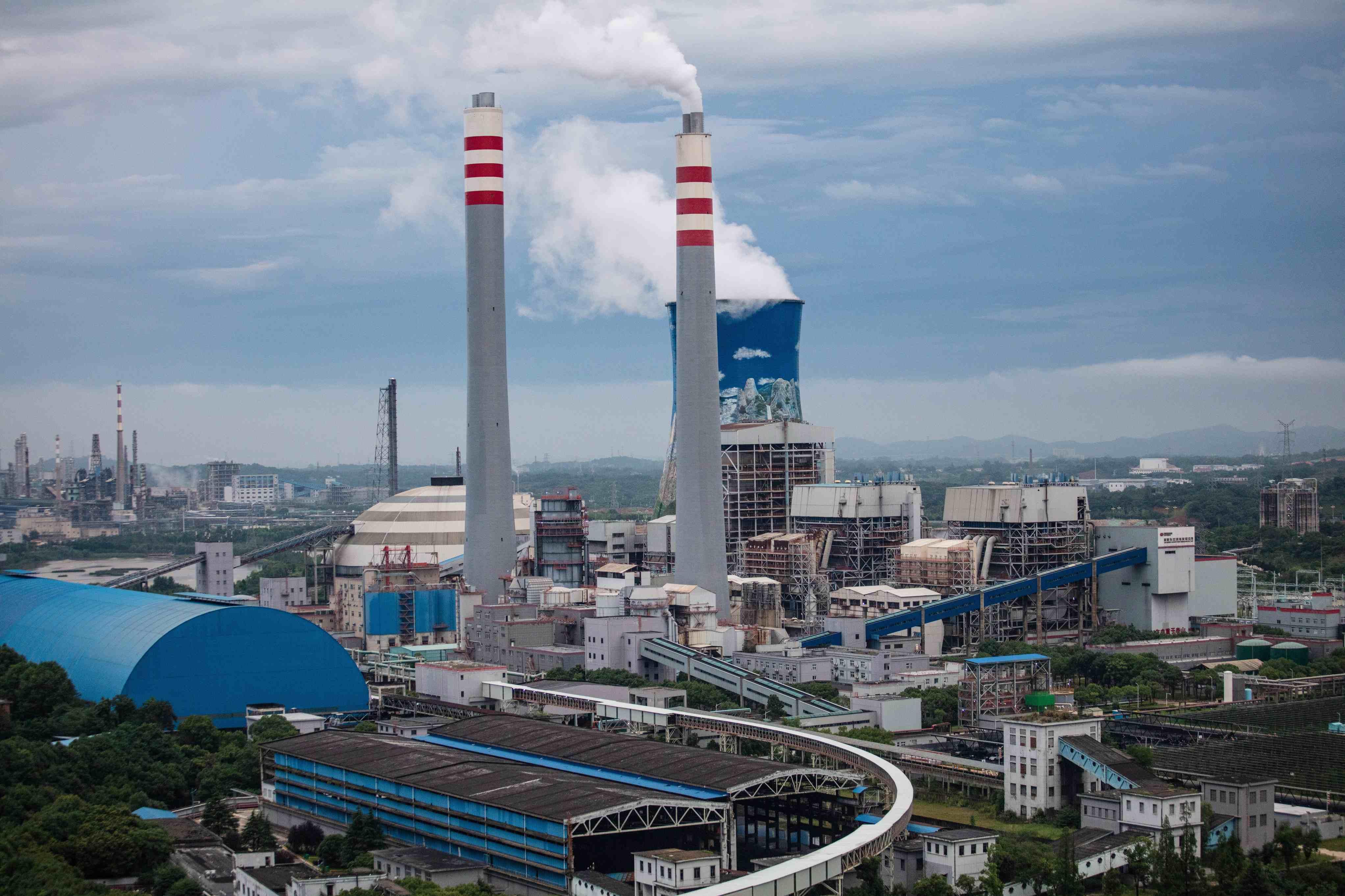 Imagem da Jiujiang Power Generation Company, um conglomerado nacional de energia localizado no cinturão econômico do rio Yangtze, gera eletricidade através da queima de carvão