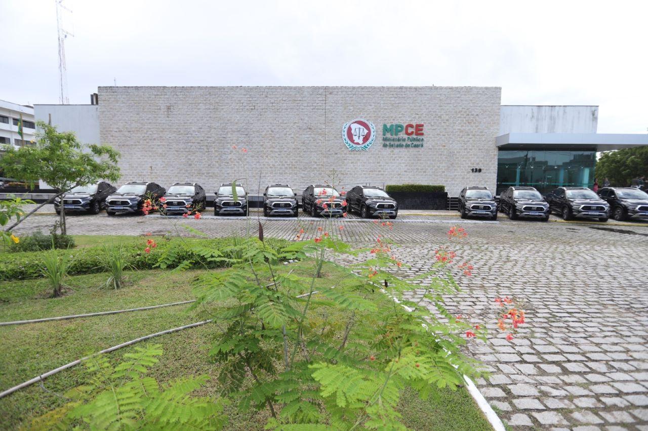 fachada do prédio do ministério público do ceará