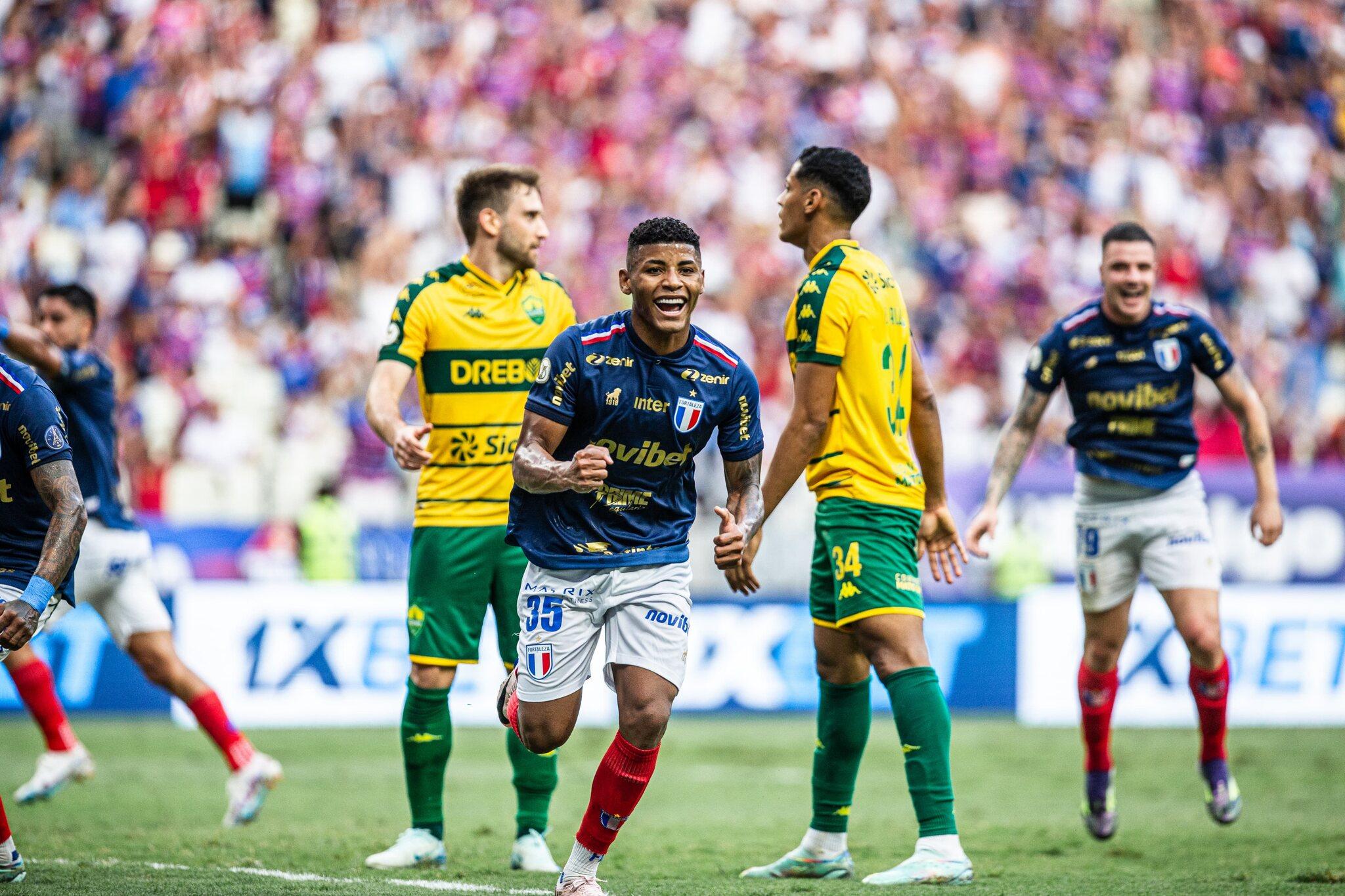 Foto de Hércules, jogador do Fortaleza, durante jogo contra o Cuiabá na Série A 2024