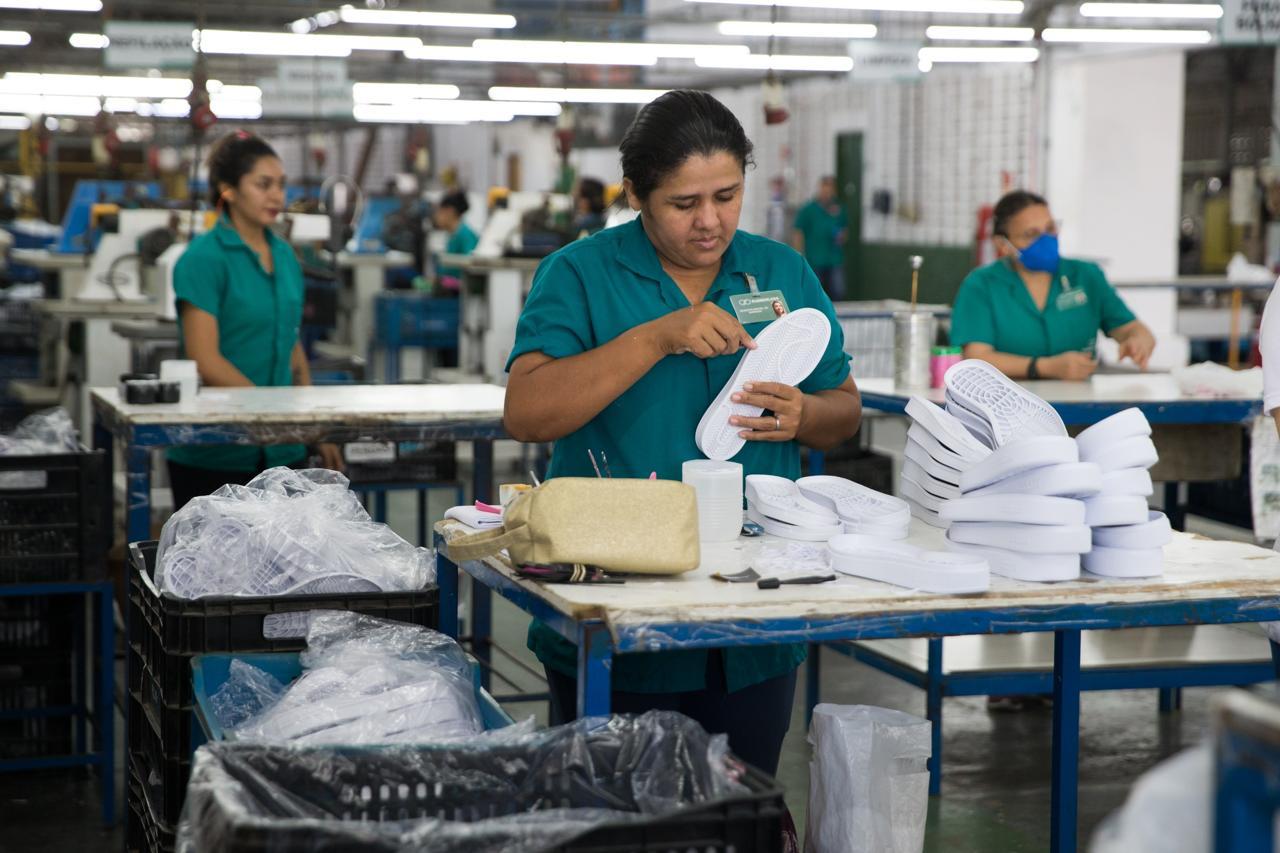 Fábrica de calçados 3