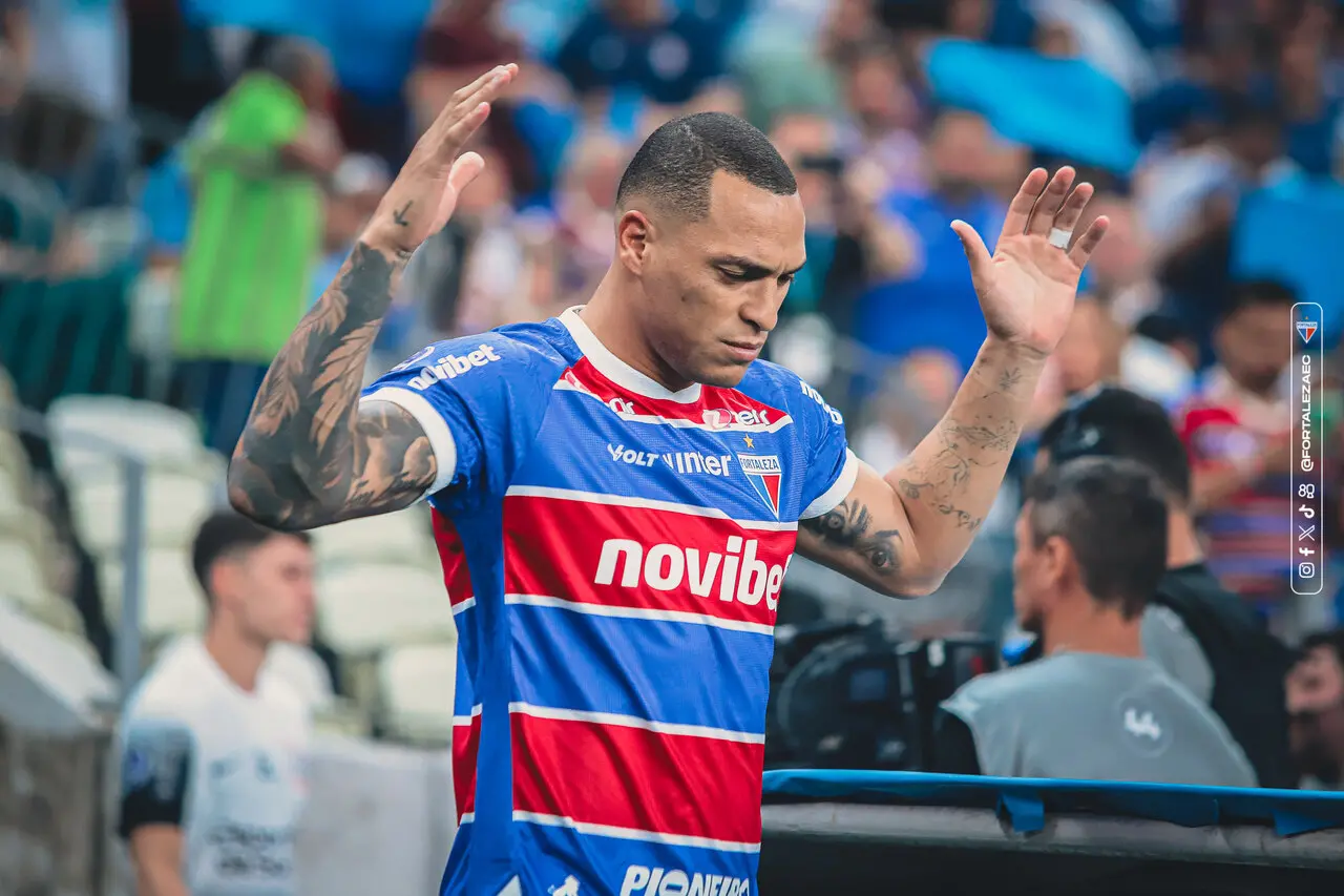 Titi em ação pelo Fortaleza