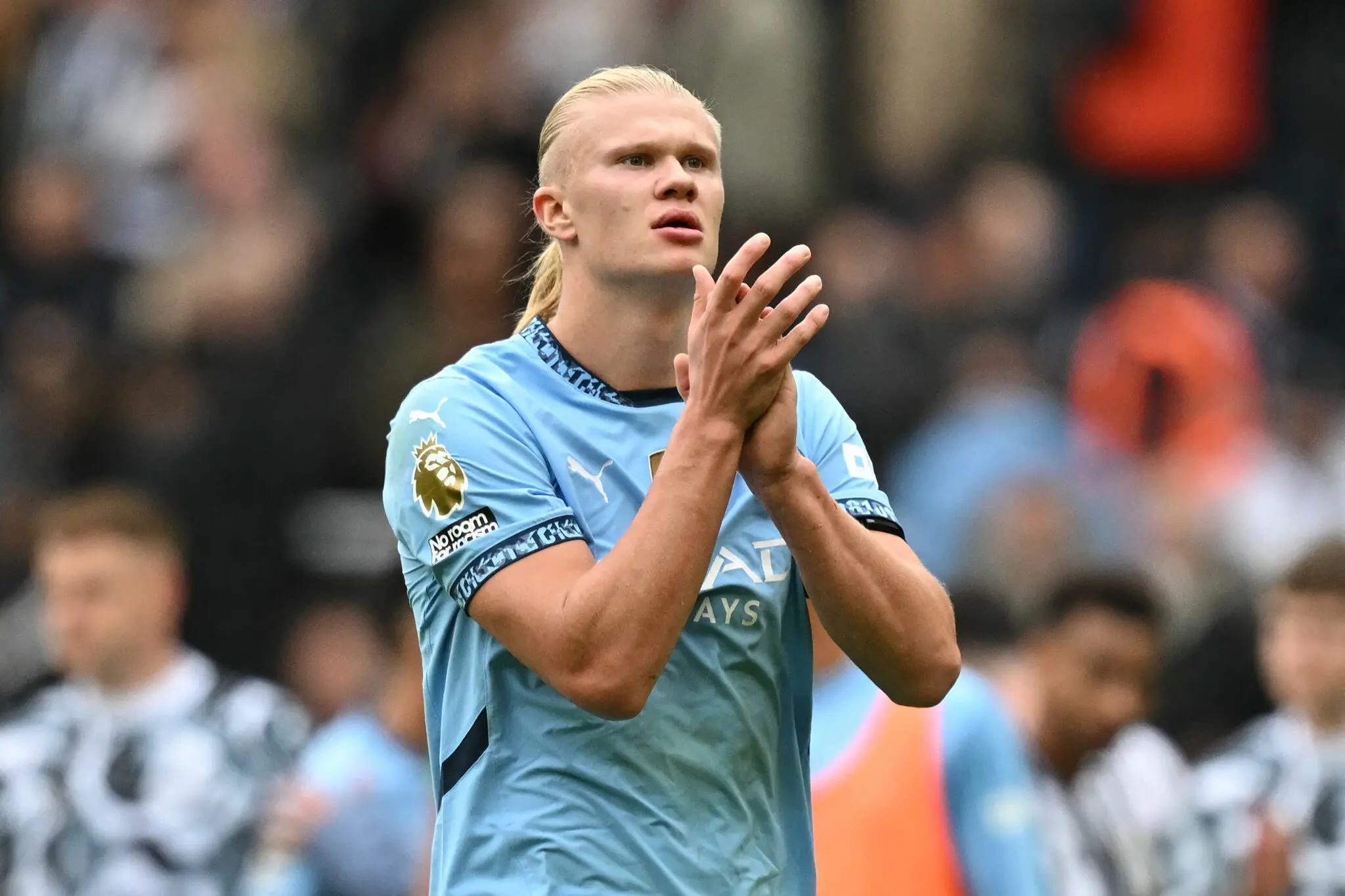 Foto de Erling Haaland, atacante do Manchester City, durante jogo