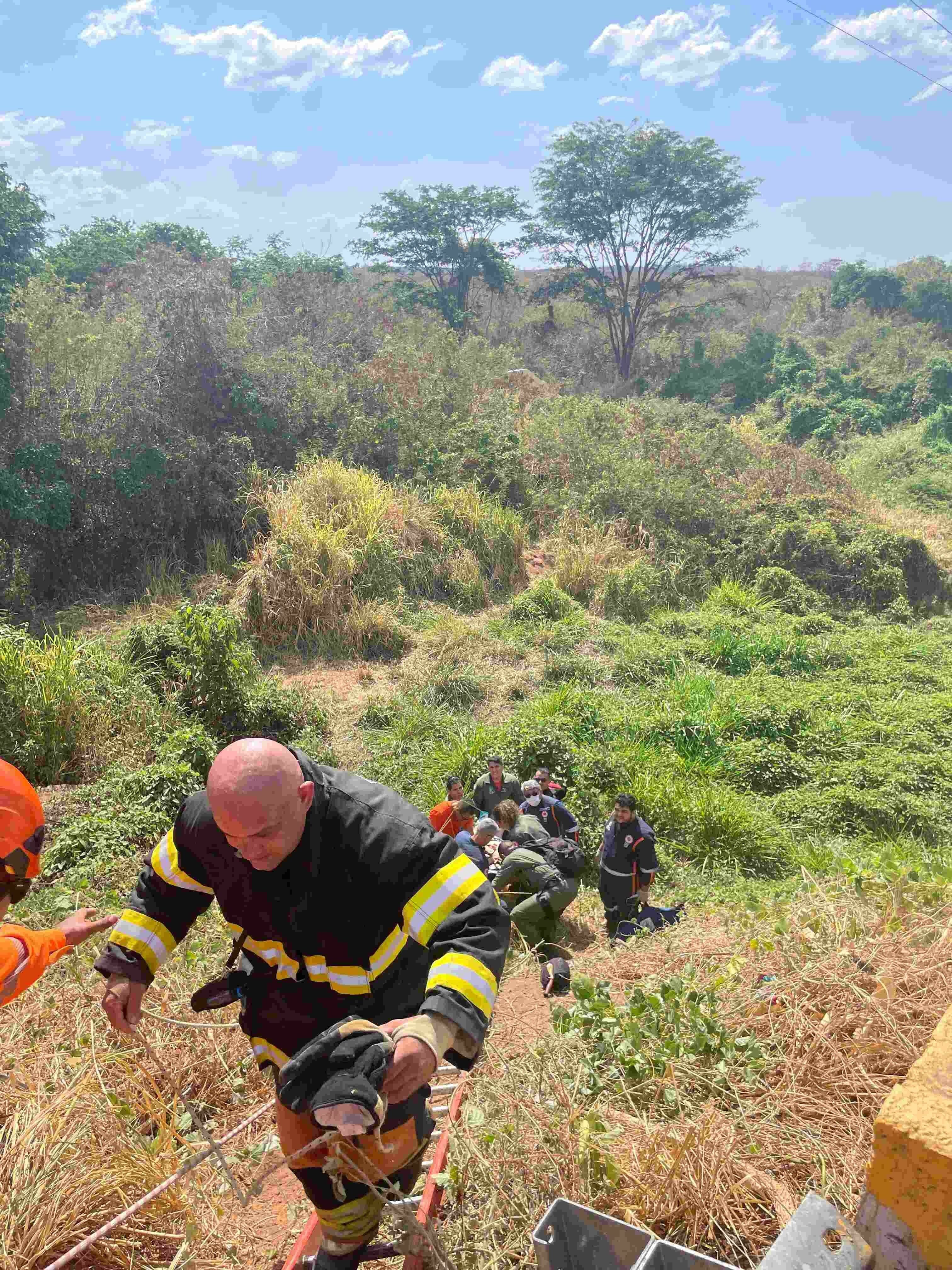 Socorro a vítimas de pouso forçado de avião no Cariri, no Ceará