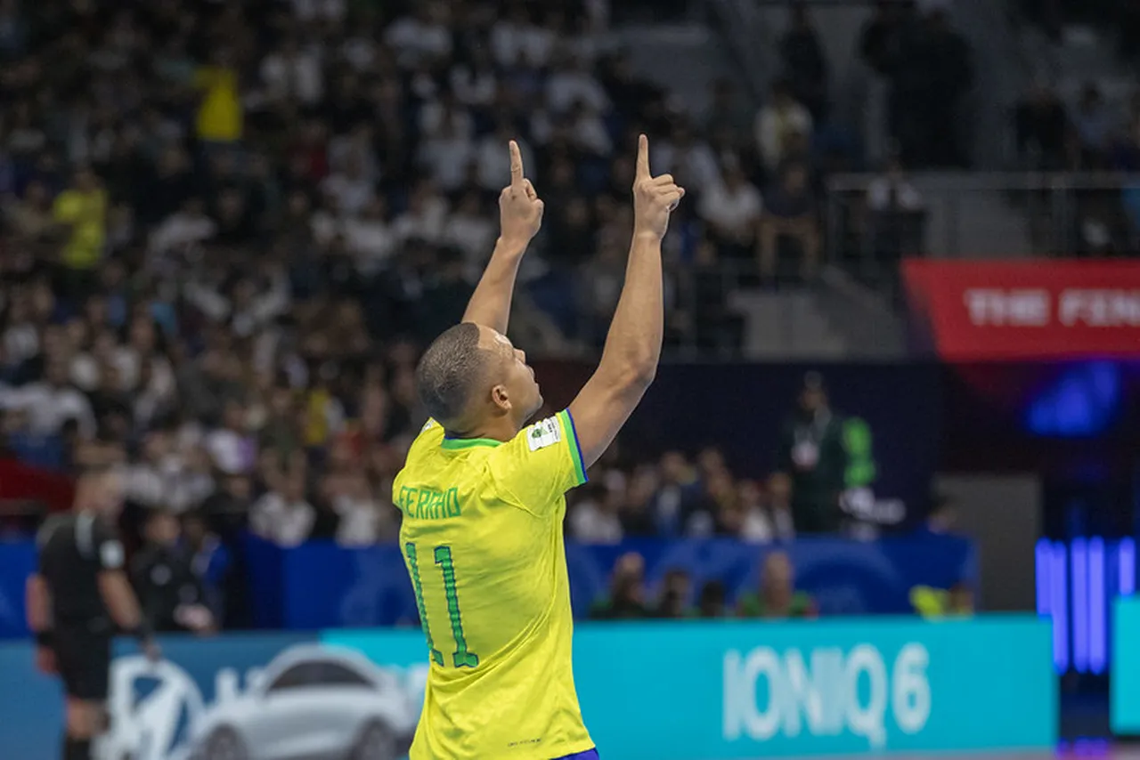 O Brasil conquistou o hexa-campeonato mundial de futsal ao bater a Argentina