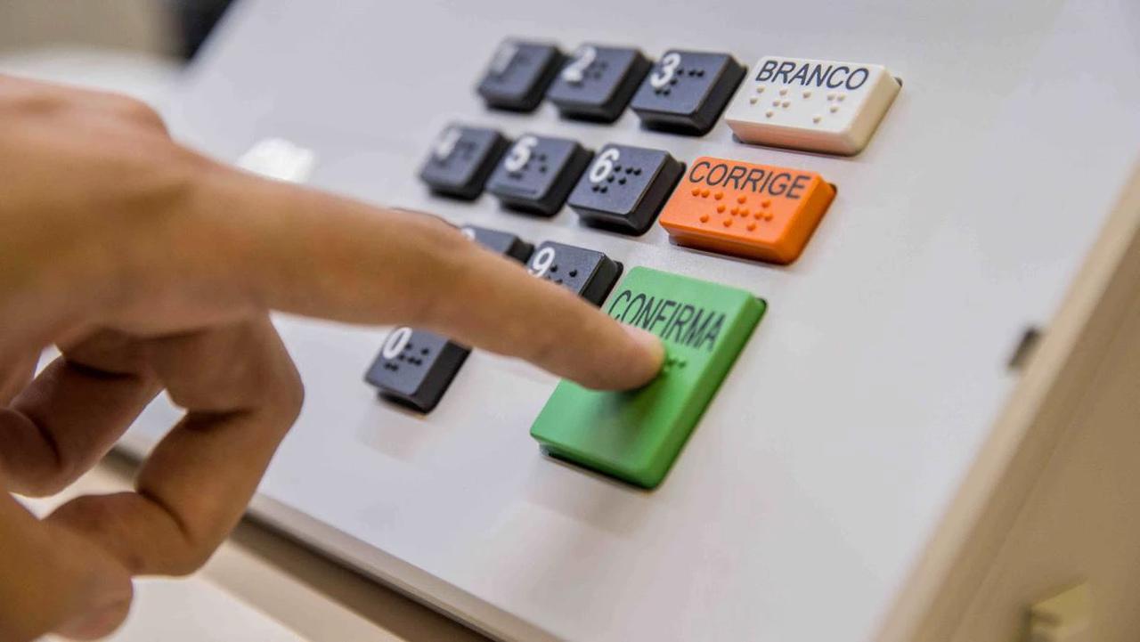 Urnas estão sendo apuradas em todo o País