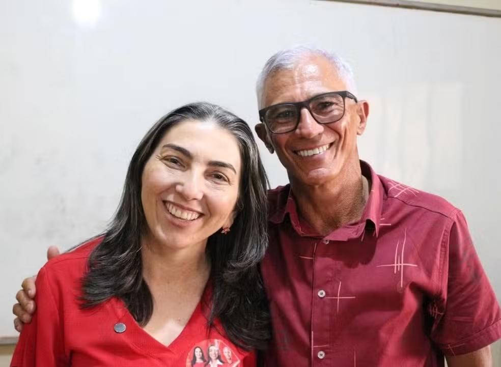 Corrinha foi a primeira prefeita eleita do País. Na foto, ela posa com o vice, Jurandir