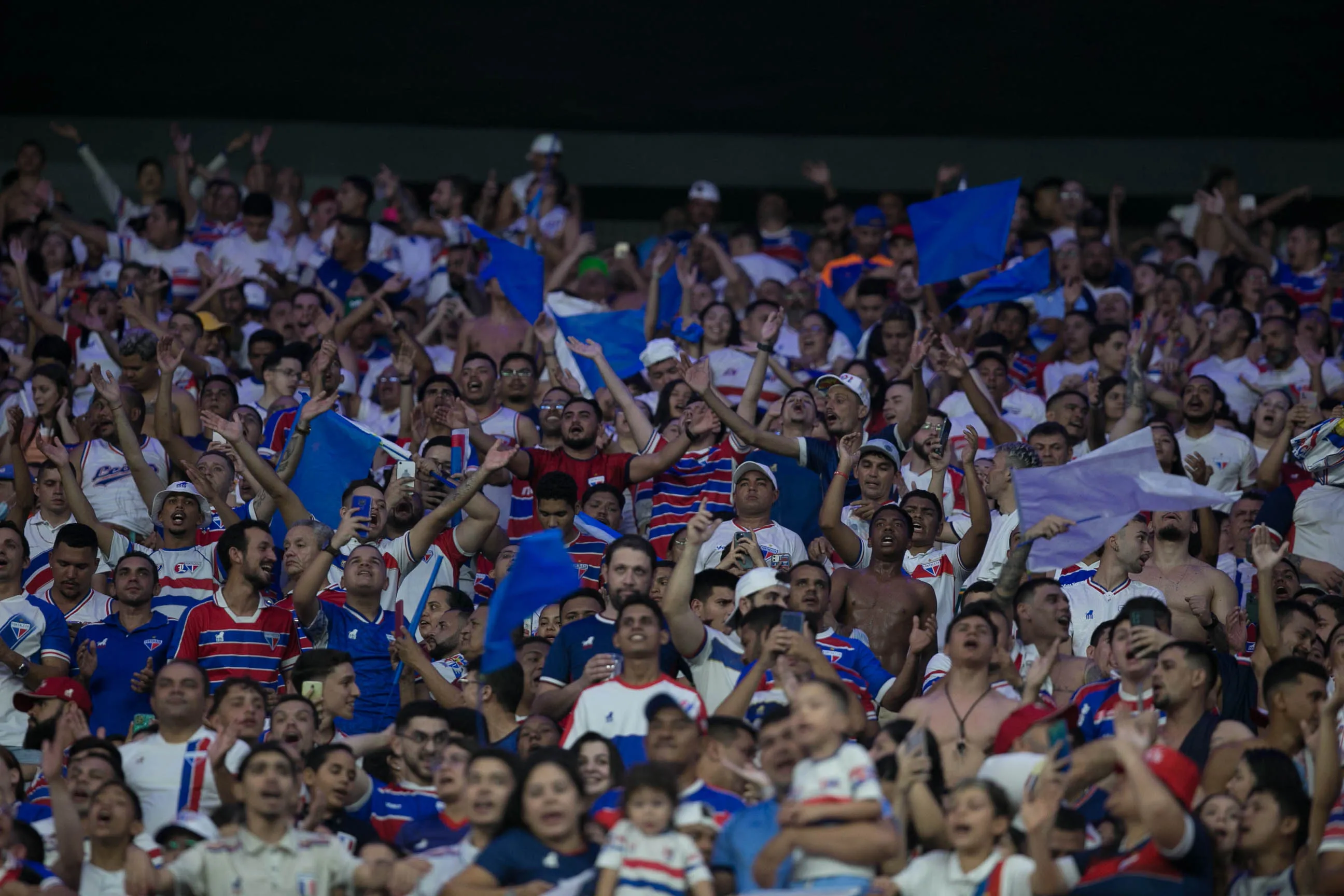 Segundo a Conmebol, as bandeirinhas utiizadas pela torcida do Fortaleza em mosaico estavam dentro dos critérios da entidade