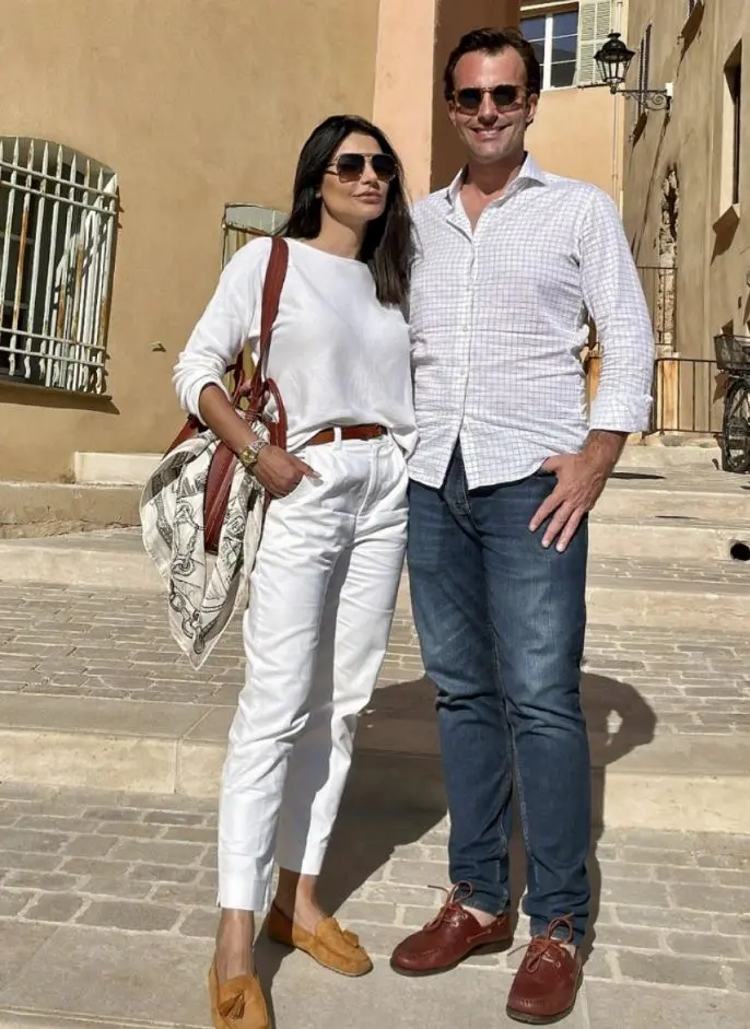 Cíntia Chagas em foto com o ex-marido Lucas Bove