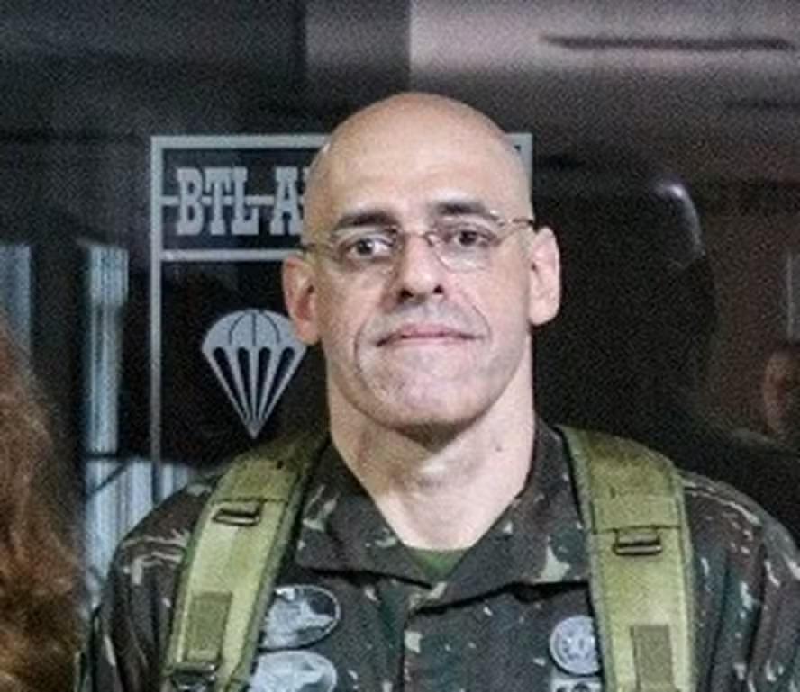 Coronel cearense do Ex&eacute;rcito morre durante treinamento de salto de  paraquedas em Goi&aacute;s - Pa&iacute;s - Di&aacute;rio do Nordeste