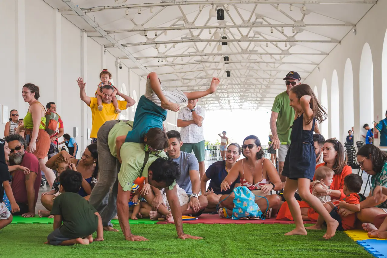 Grupo Zepelim Arte Para Infância realiza jam session gratuita com música e interação com bebês e crianças