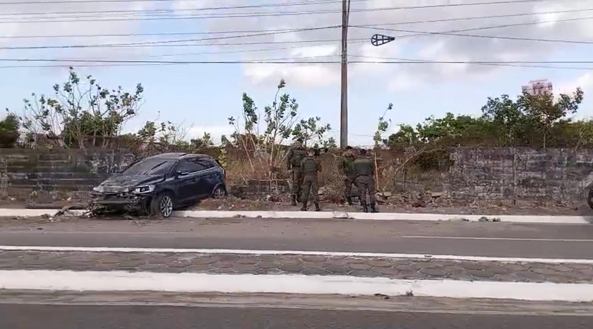 Militares estiveram no local e fizeram sinalização de via