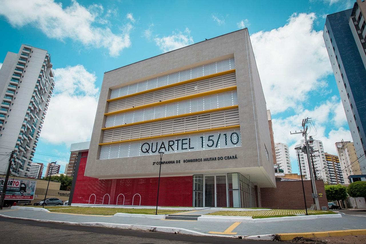 Fachada do quartel 15 de outubro, em Fortaleza