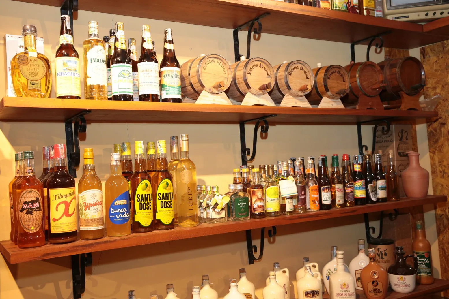 Cachaça artesanal destaca produção cearense, mas ainda longe do ideal para reativar plantio da cana no Ceará