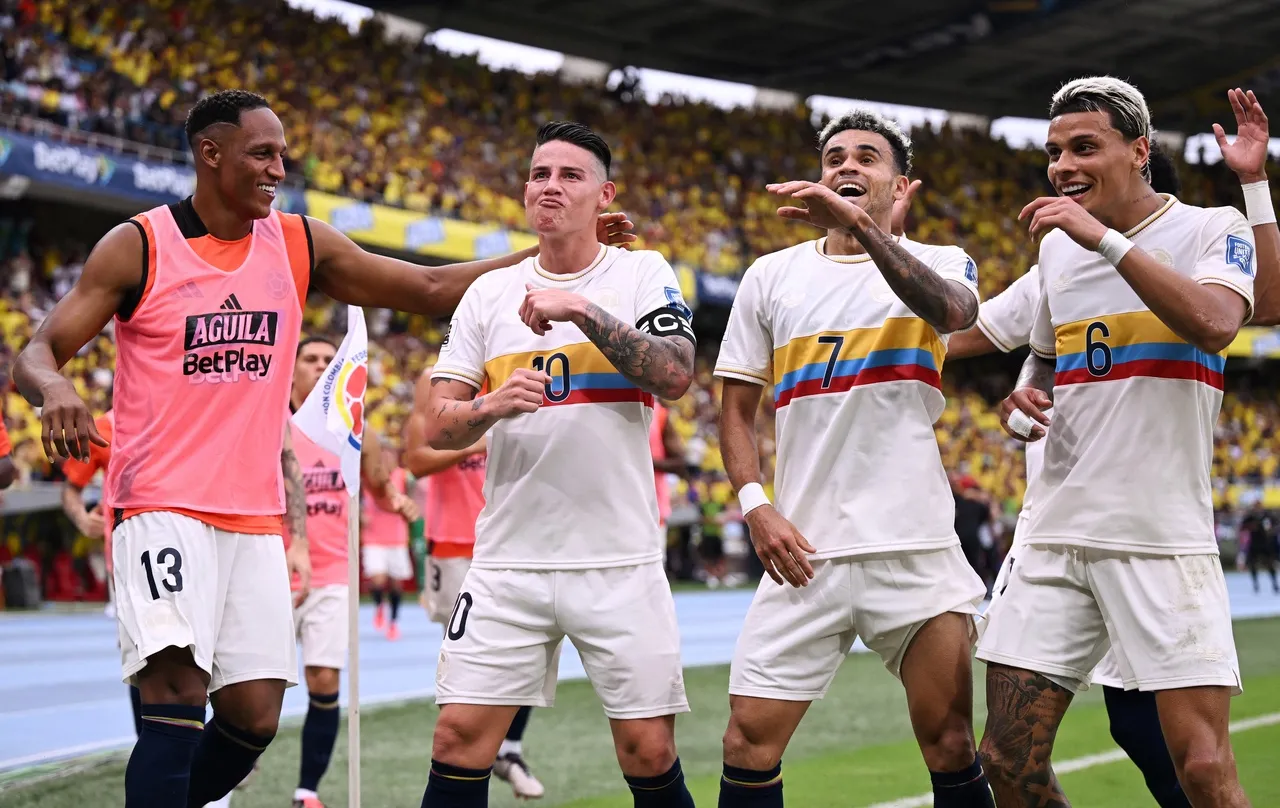 A Colômbia goleou o Chile em Barranquilla e segue firme na vice-liderança das Eliminatórias
