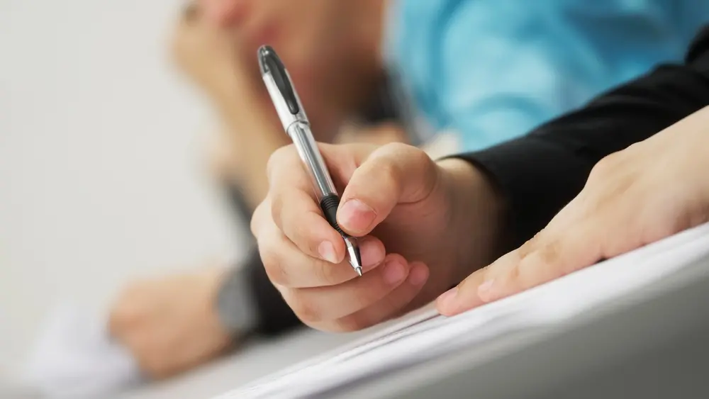 Estudante realiza prova