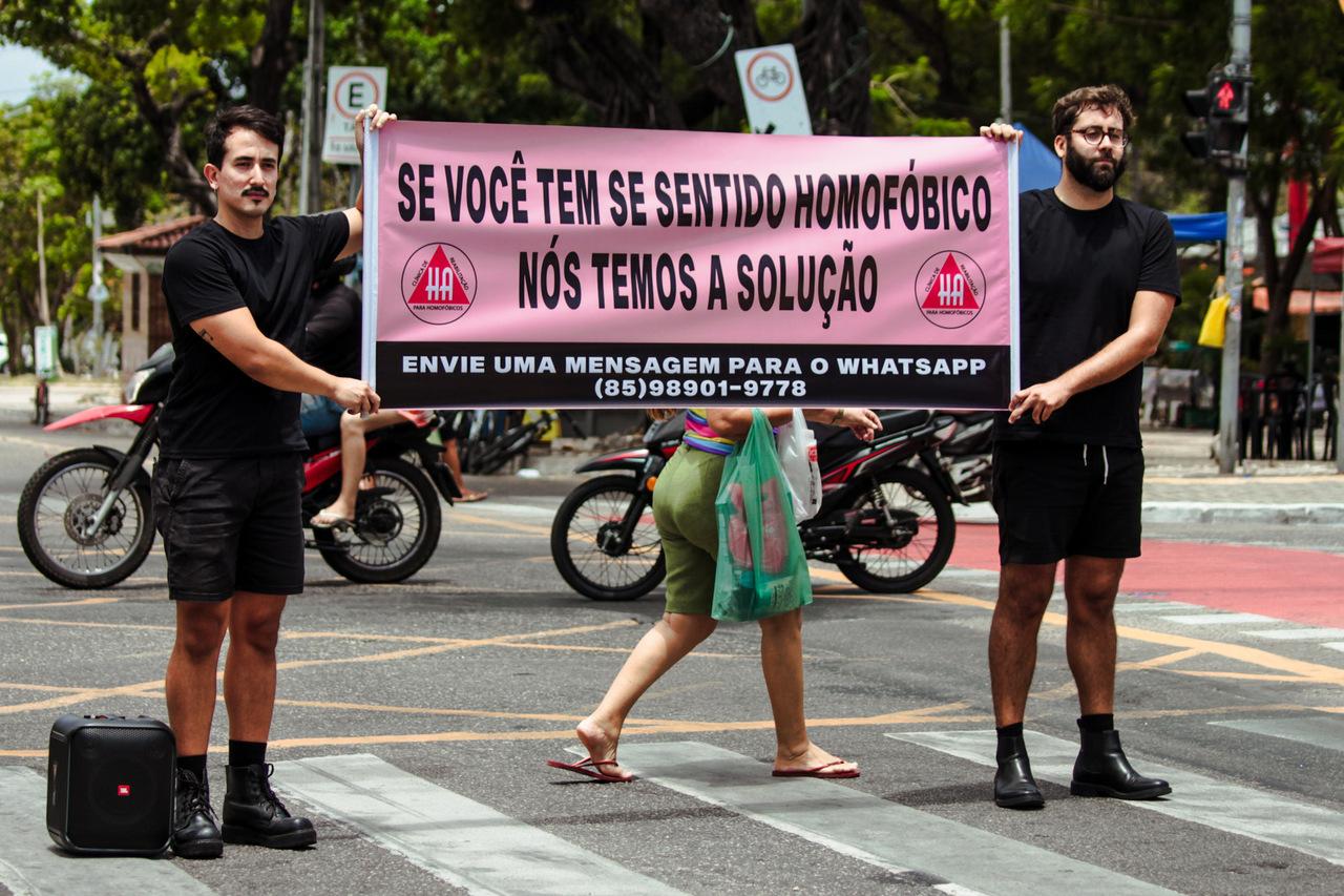 Performance ocupa lugares públicos de Fortaleza ao longo de outubro