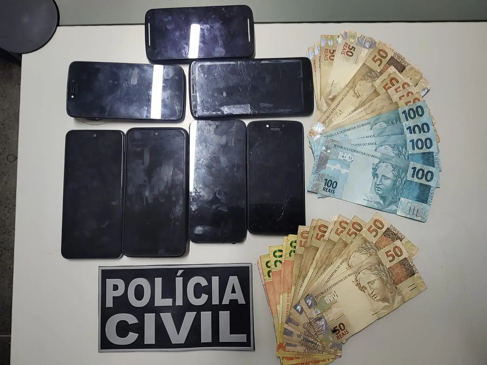 Polícia prende técnico de celular suspeito de extorquir vítimas para não vazar fotos íntimas