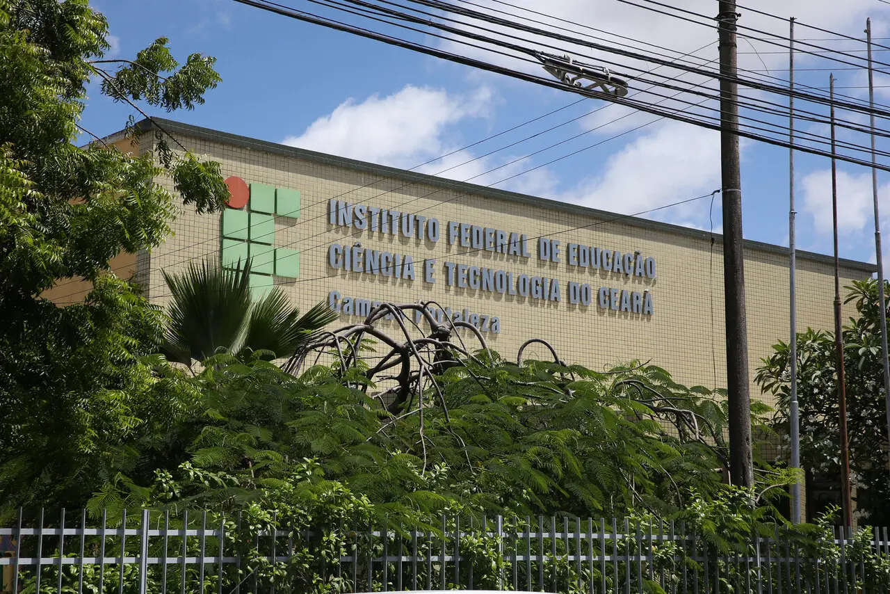 Fachada do IFCE