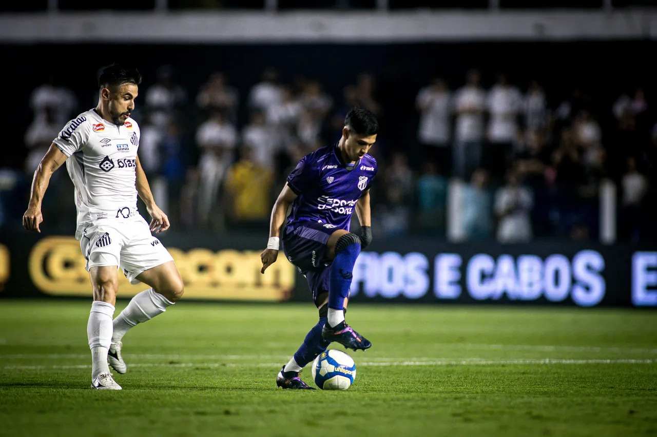 O Ceará pressionou na etapa final, criou chances, mas desperdiçou