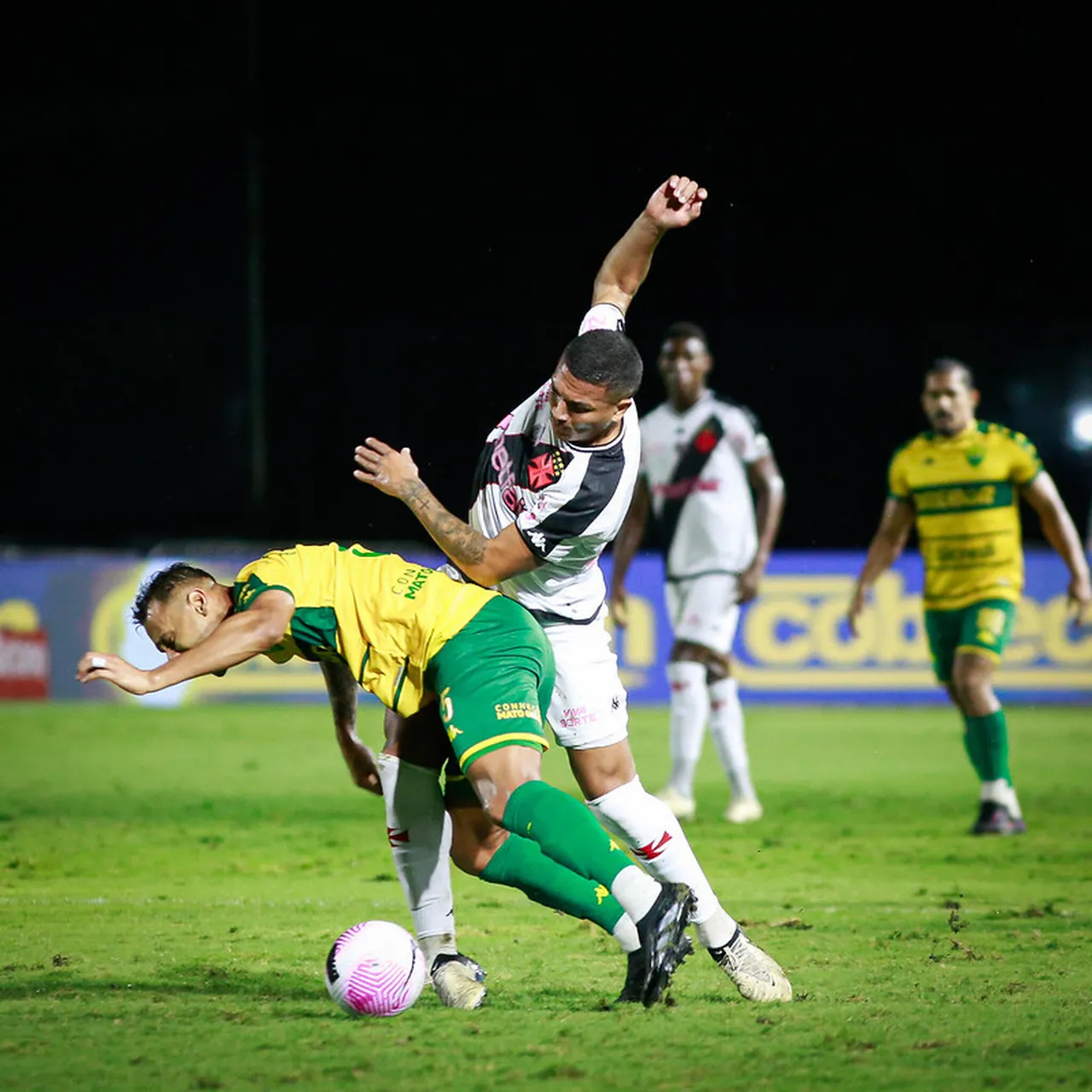 O Cuiabá se mantém em situação desesperadora na luta contra o rebaixamento após a derrota para o Vasco