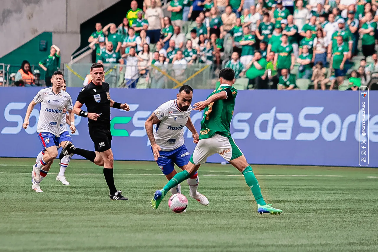 Fortaleza enfrenta o Palmeiras no Allianz Parque.
