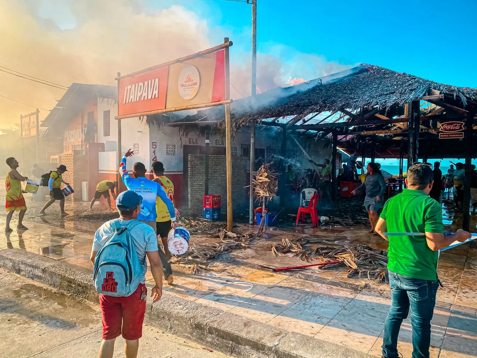 Incêndio ocorreu na tarde deste sábado (26)