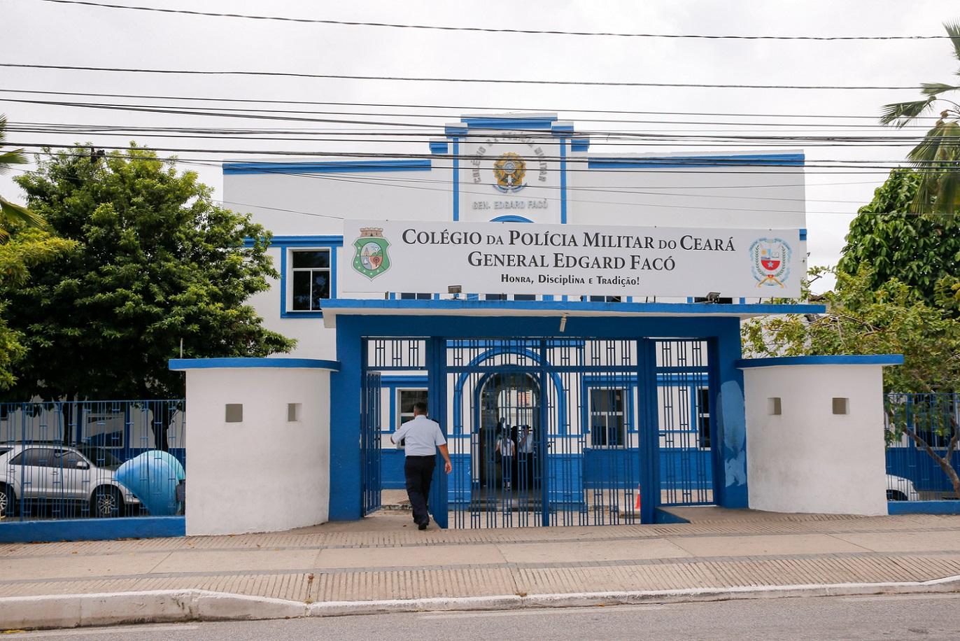 Fachada do Colégio da Polícia Militar Edgard Facó, em Fortaleza