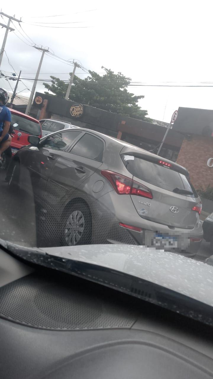 carros na avenida jovita feitosa