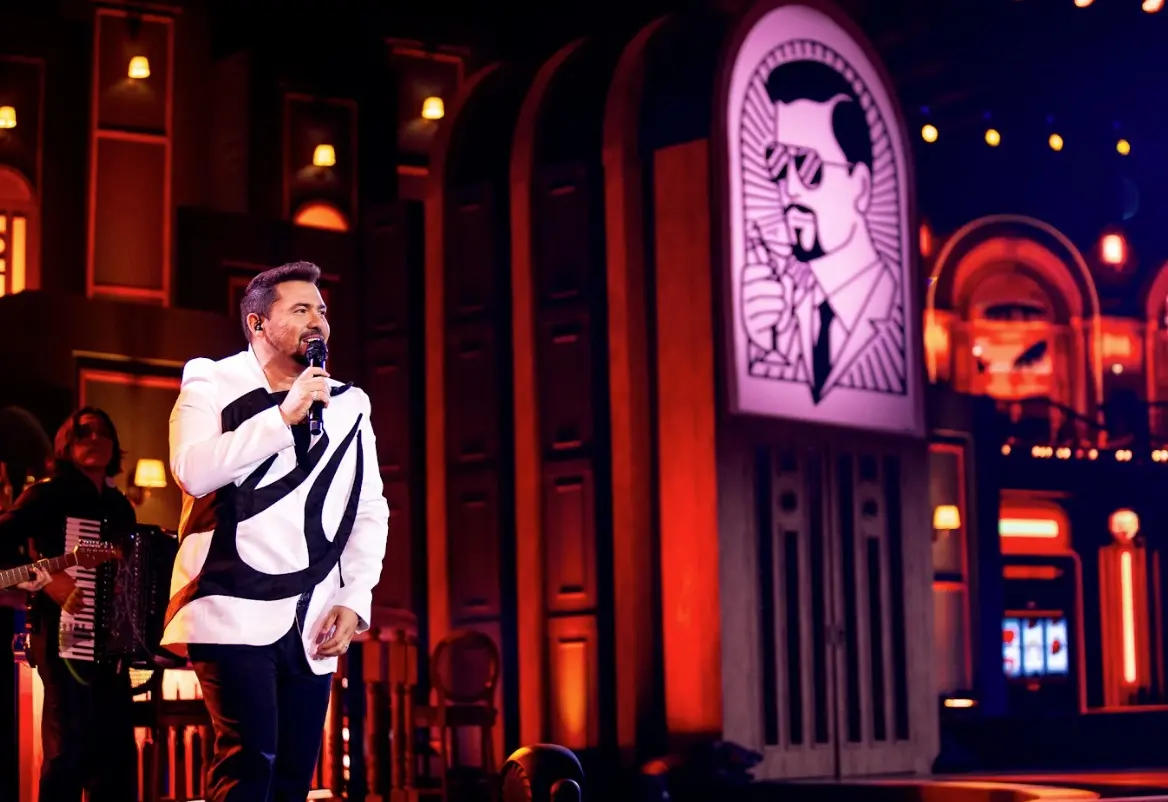 Projeto audiovisual apresentou Xand Avião com diferentes looks