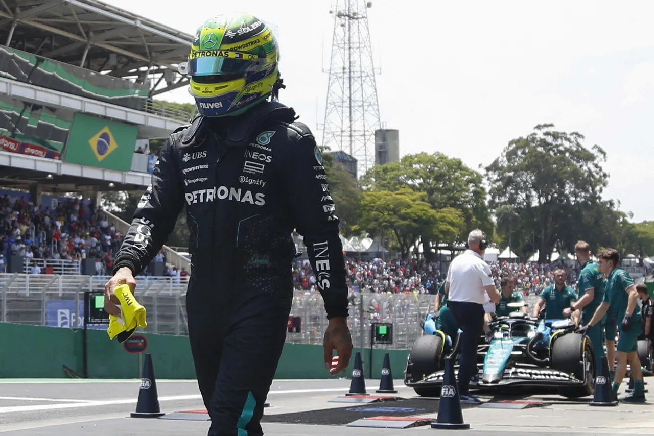 Hamilton sempre foi fã de Senna e homenageou o piloto em Interlagos