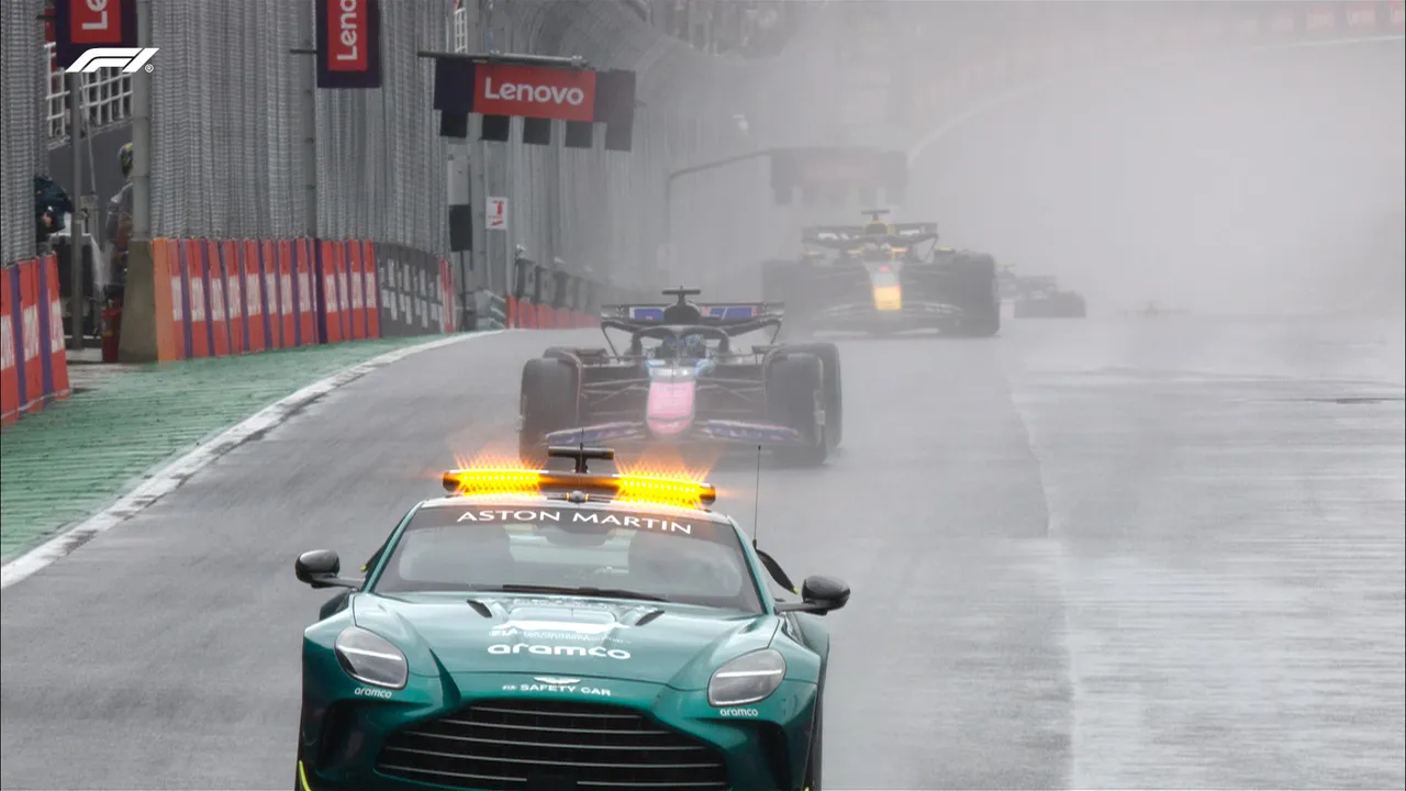 O GP Brasil foi disputado debaixo de muita chuva