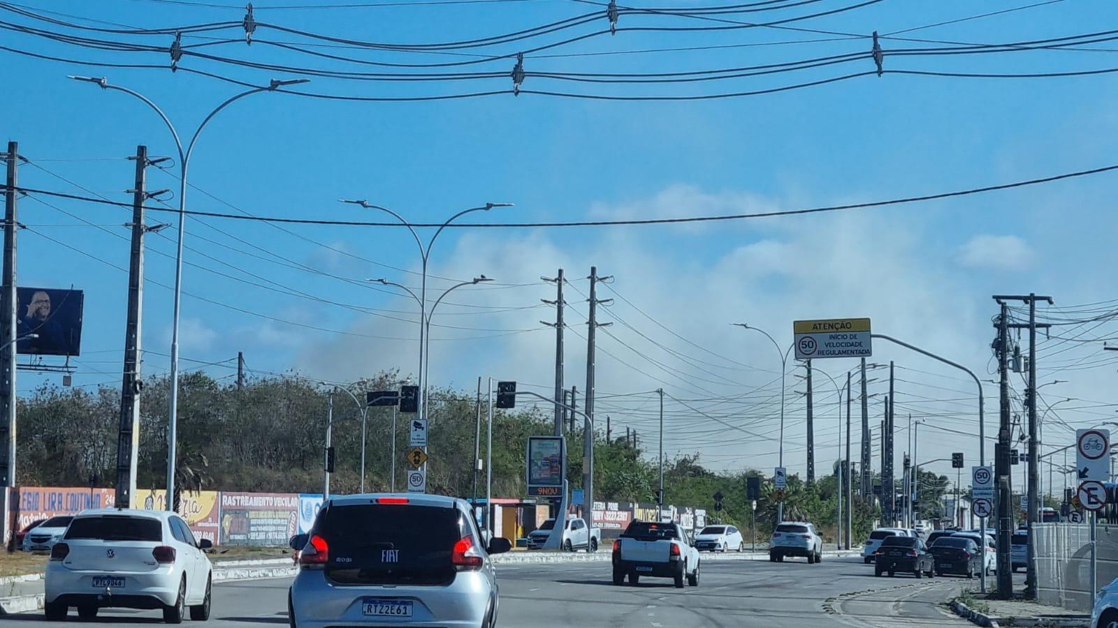 Incêndio próximo da Arena Castelão
