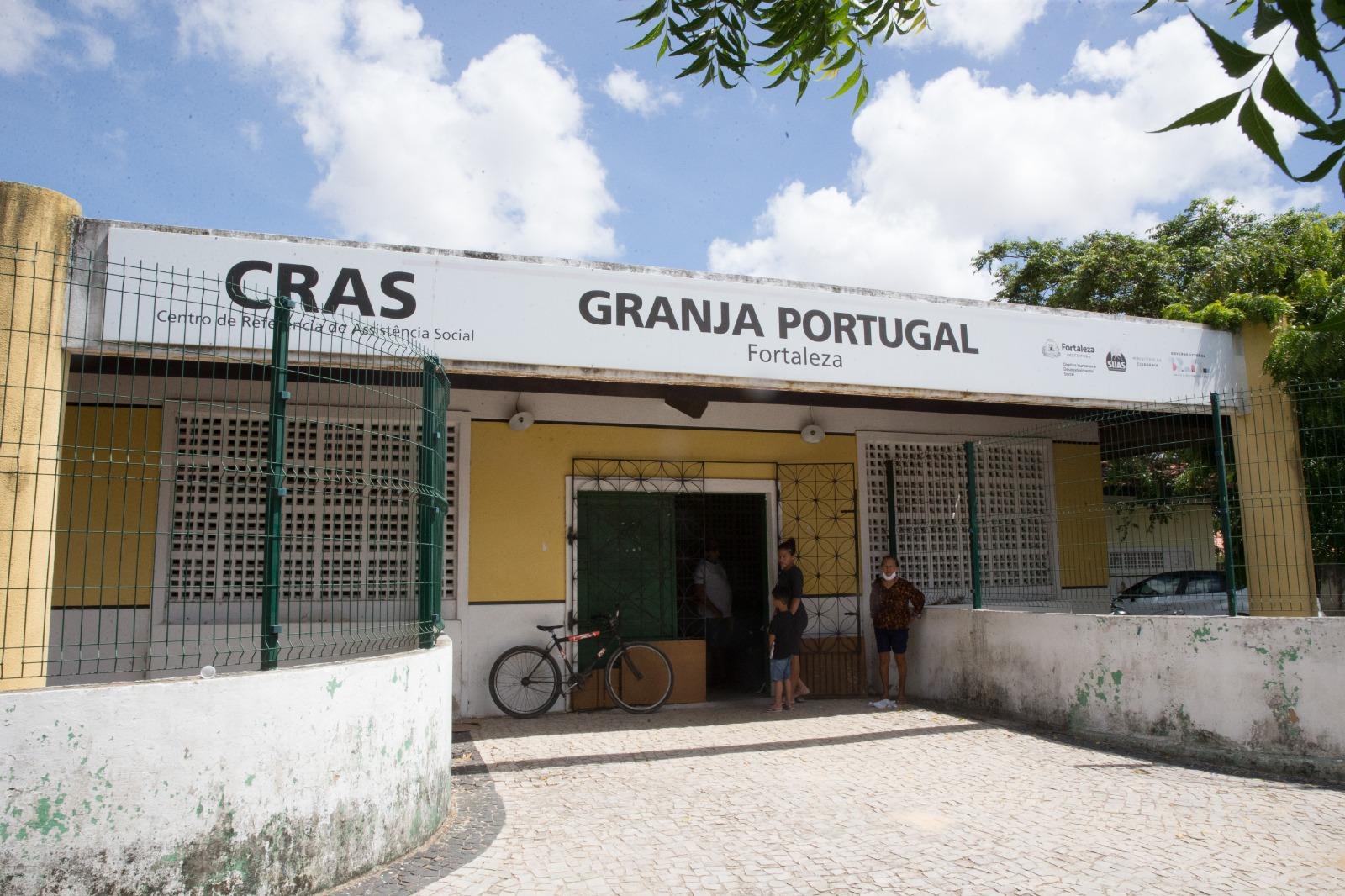 Fachada do CRAS Granja Portugal, em Fortaleza